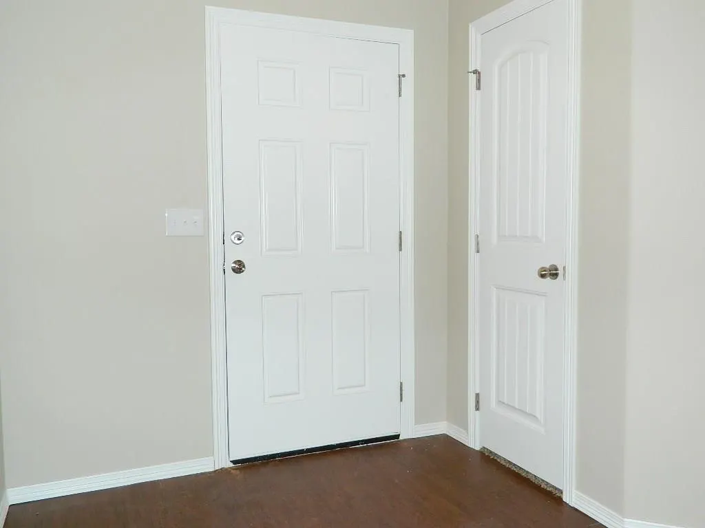 Photo 2 — 206 Saint Charles Way, Midwest City, OK 73130