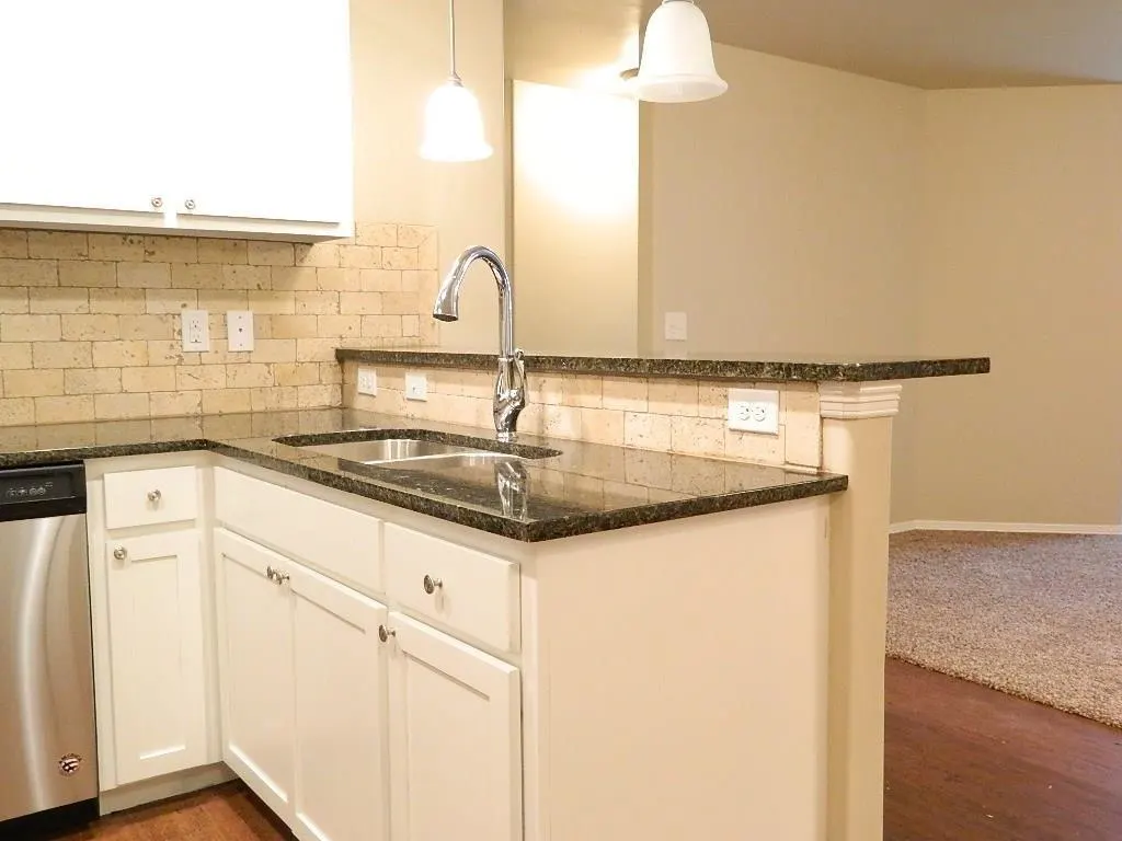 Photo 6 — 206 Saint Charles Way, Midwest City, OK 73130