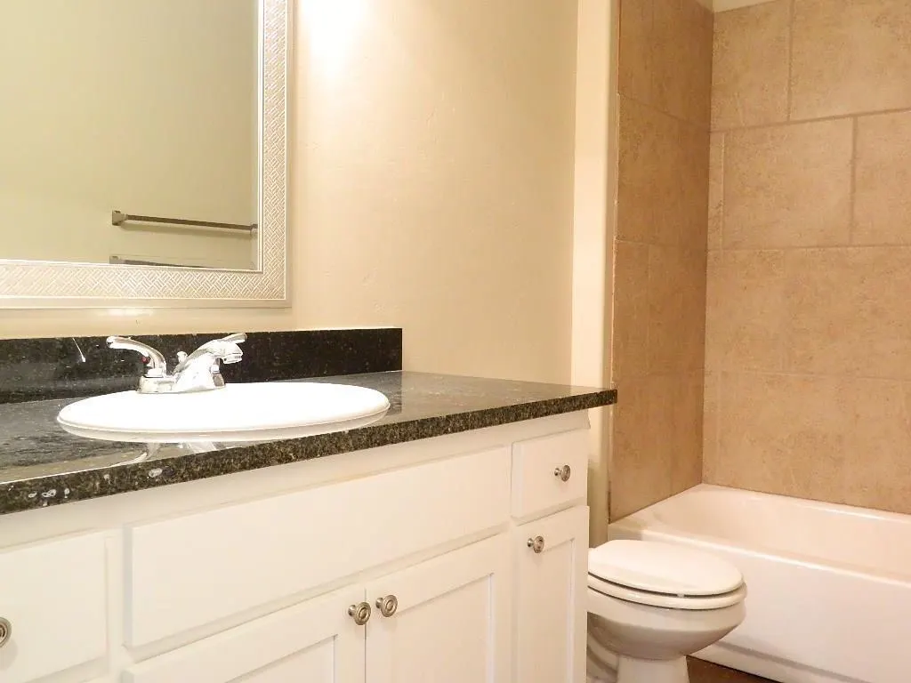 Photo 13 — 206 Saint Charles Way, Midwest City, OK 73130