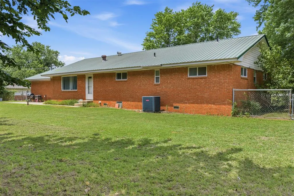 Photo 30 — 602 N Main Street, Elmore City, OK 73433