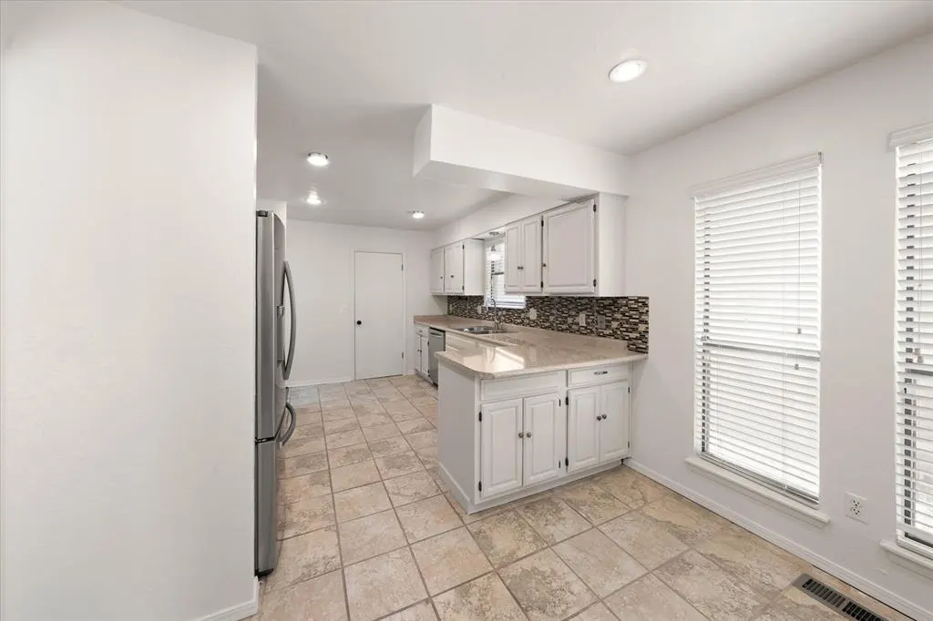 Photo 6 — 12513 Fox Run Drive, Oklahoma City, OK 73142