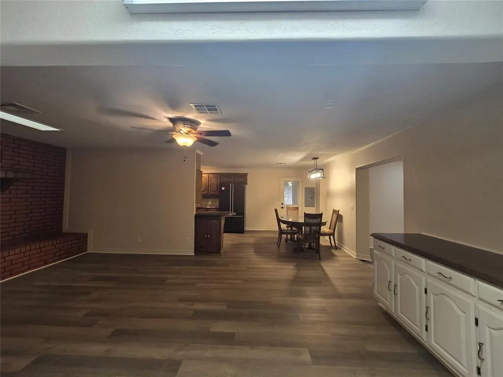 Photo 7 — 1809 N Oregon Avenue, Mangum, OK 73554