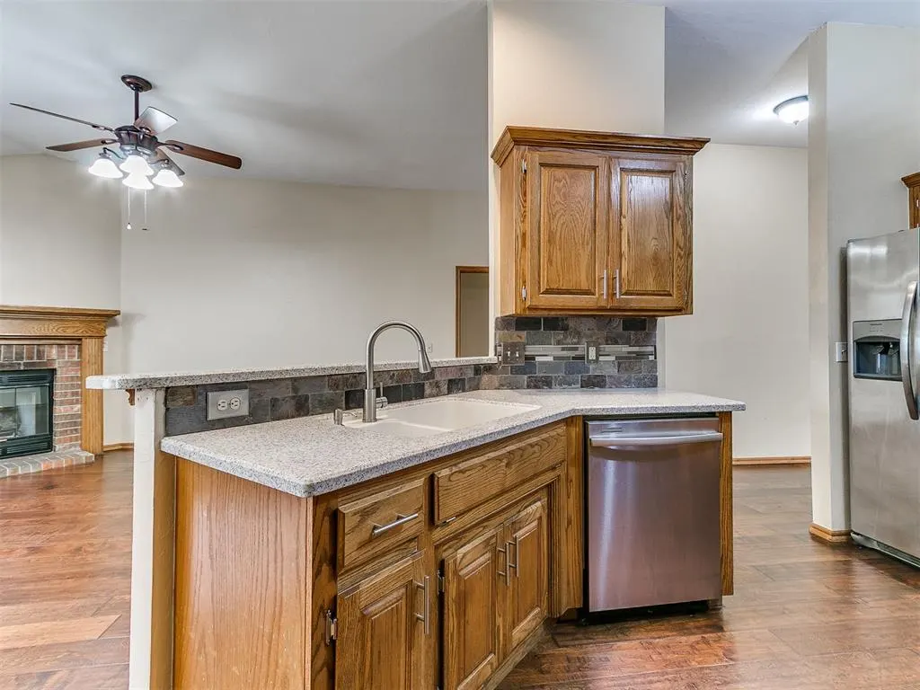 Photo 19 — 329 E Twelve Oaks Terrace, Mustang, OK 73064
