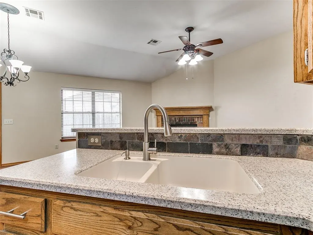 Photo 20 — 329 E Twelve Oaks Terrace, Mustang, OK 73064