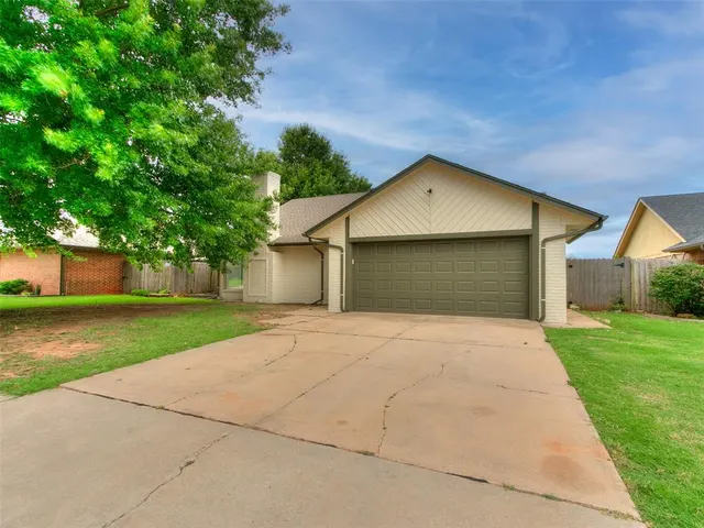 Photo 2 — 3128 SW 100th Place, Oklahoma City, OK 73159