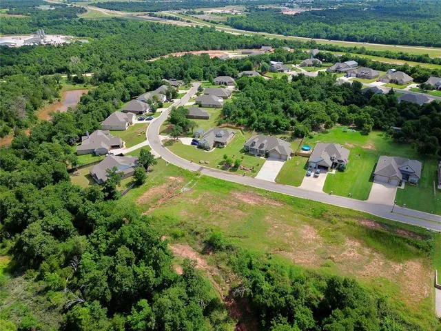 Photo 4 — 8811 Overlook Drive, Guthrie, OK 73044