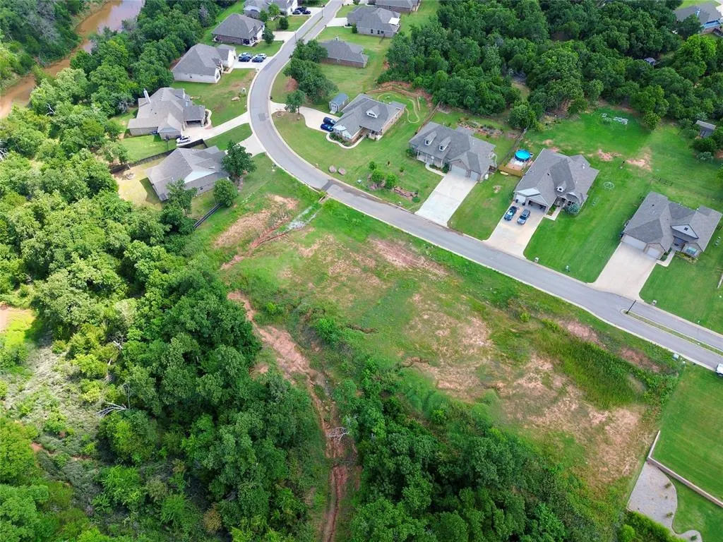 Photo 5 — 8811 Overlook Drive, Guthrie, OK 73044