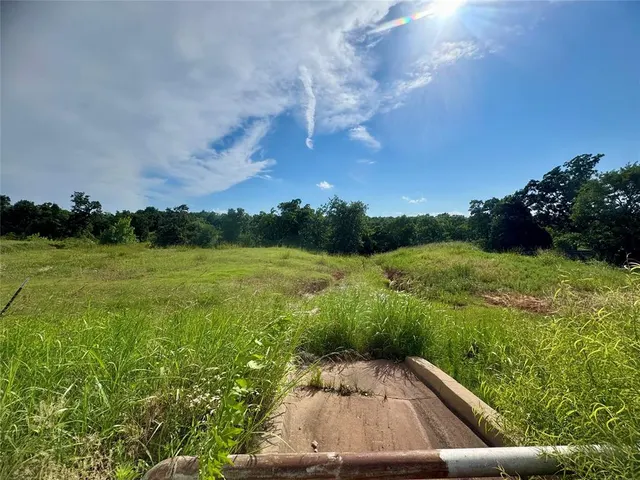 Photo 8 — 8811 Overlook Drive, Guthrie, OK 73044