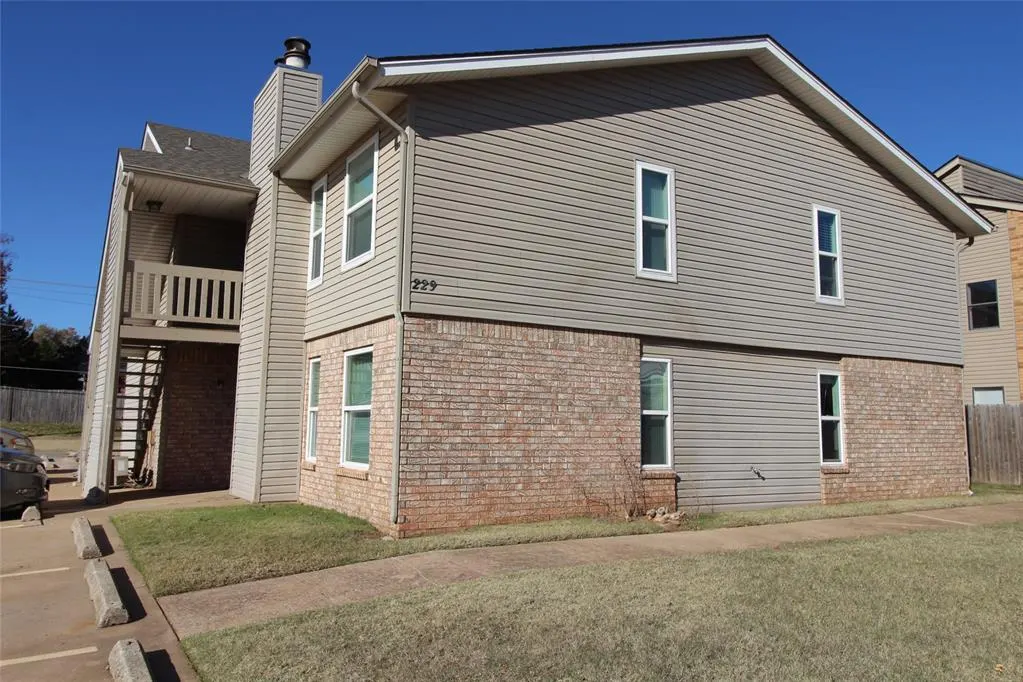 Front exterior — 229 Chalmette Drive, Norman, OK 73071