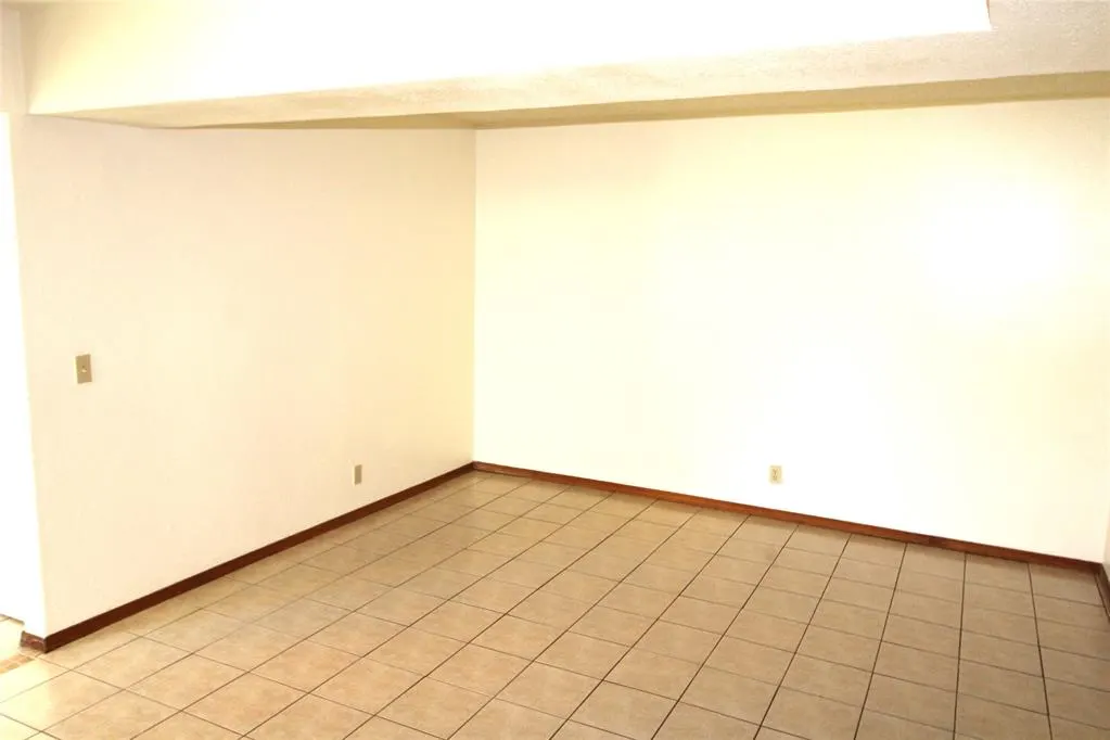 Photo 4 — 229 Chalmette Drive, Norman, OK 73071
