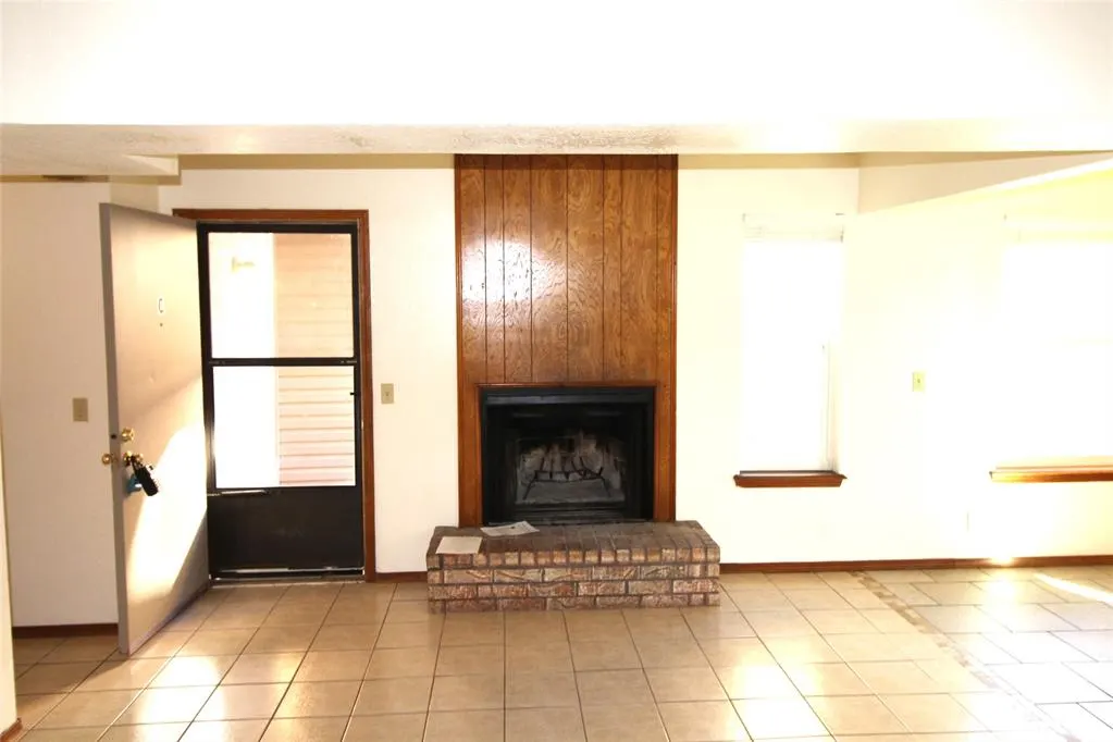 Photo 6 — 229 Chalmette Drive, Norman, OK 73071