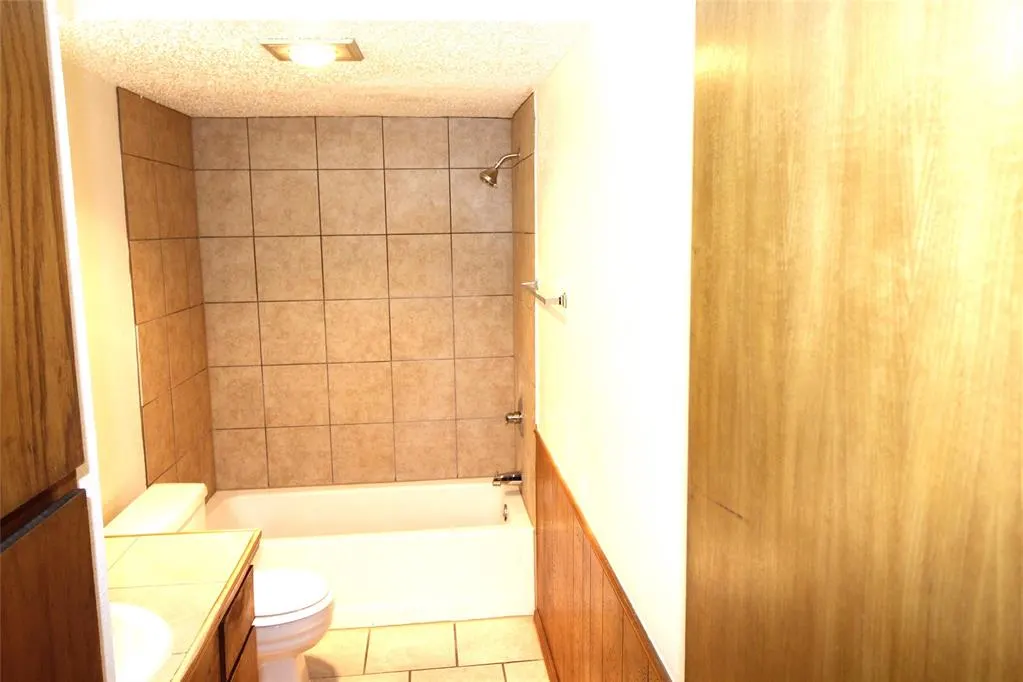 Photo 10 — 229 Chalmette Drive, Norman, OK 73071
