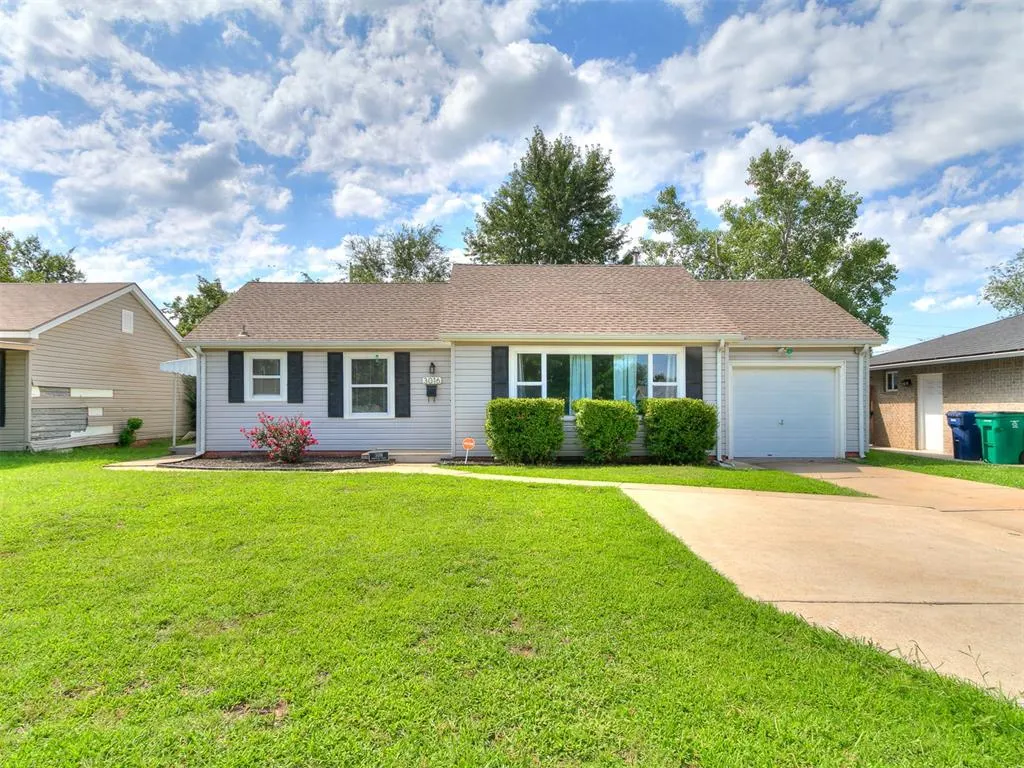 Photo 2 — 3016 Somerset Place, Oklahoma City, OK 73116