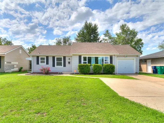 Photo 2 — 3016 Somerset Place, Oklahoma City, OK 73116