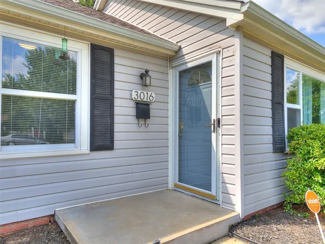 Photo 3 — 3016 Somerset Place, Oklahoma City, OK 73116