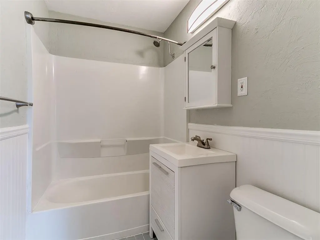 Photo 19 — 3016 Somerset Place, Oklahoma City, OK 73116