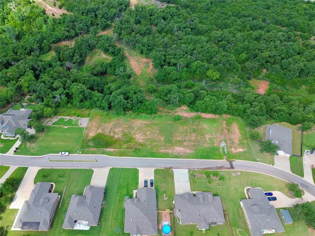 Photo 6 — 8835 Overlook Drive, Guthrie, OK 73044