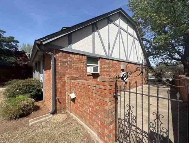 Photo 5 — 6105 Kingsbridge Drive, Oklahoma City, OK 73162
