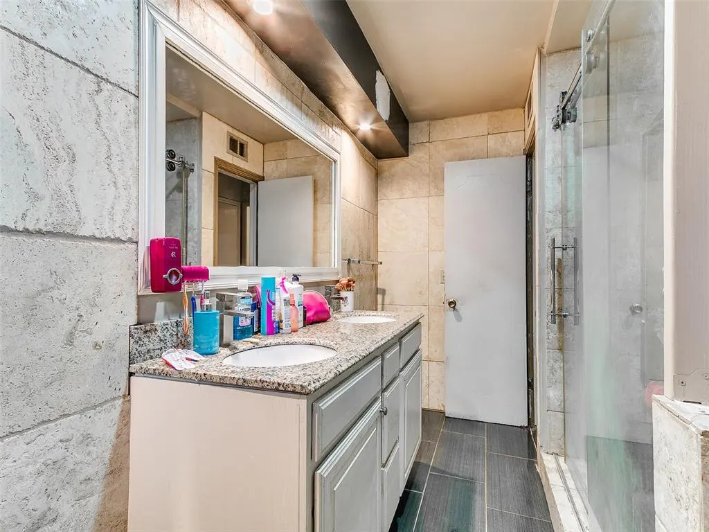 Photo 11 — 4508 NW 32nd Place, Oklahoma City, OK 73122