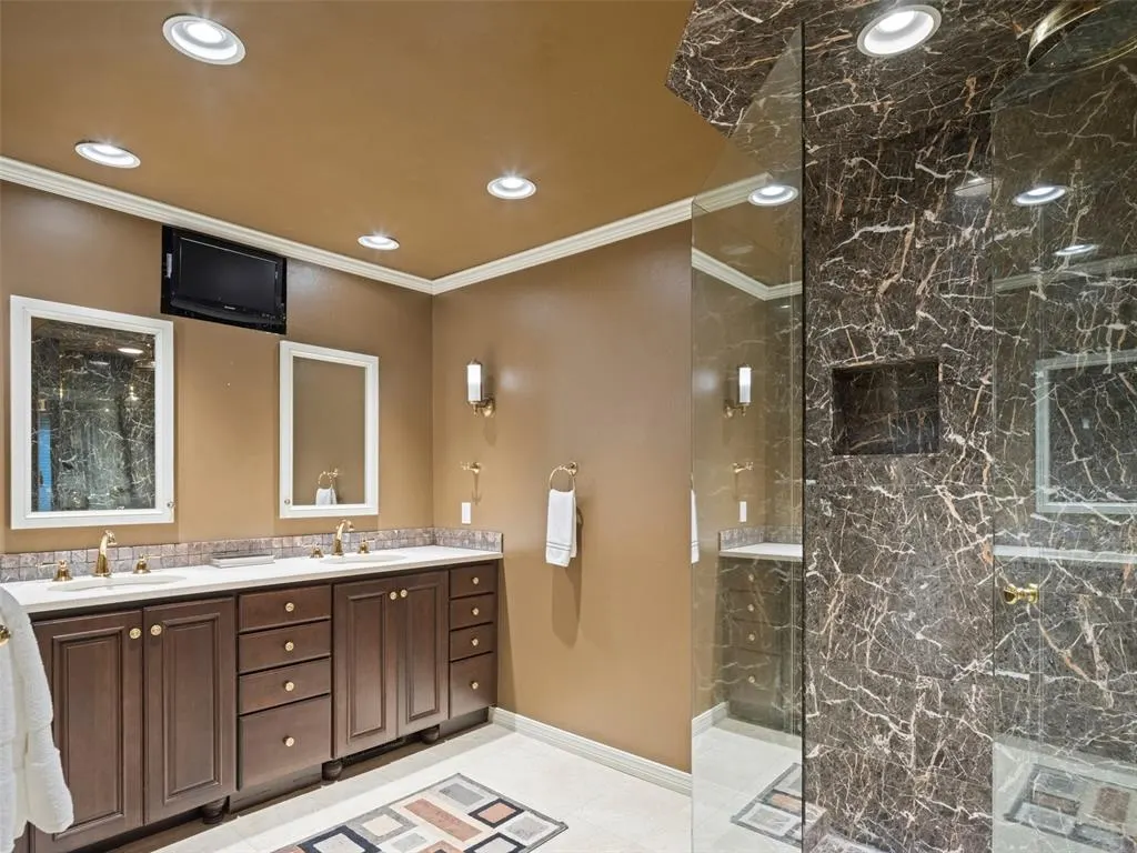 Photo 13 — 1805 W Wilshire Boulevard, Nichols Hills, OK 73116