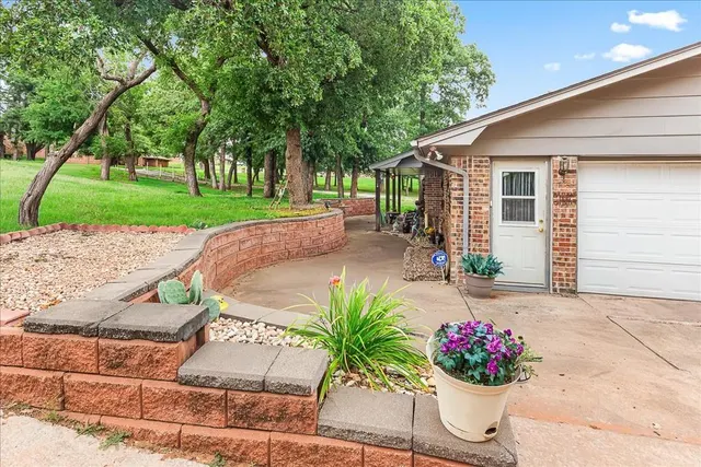 Photo 5 — 3111 Shady Lane Drive, Anadarko, OK 73005