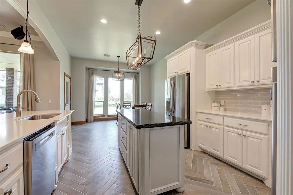 Photo 18 — 7916 Dove Crossing Drive, Edmond, OK 73034