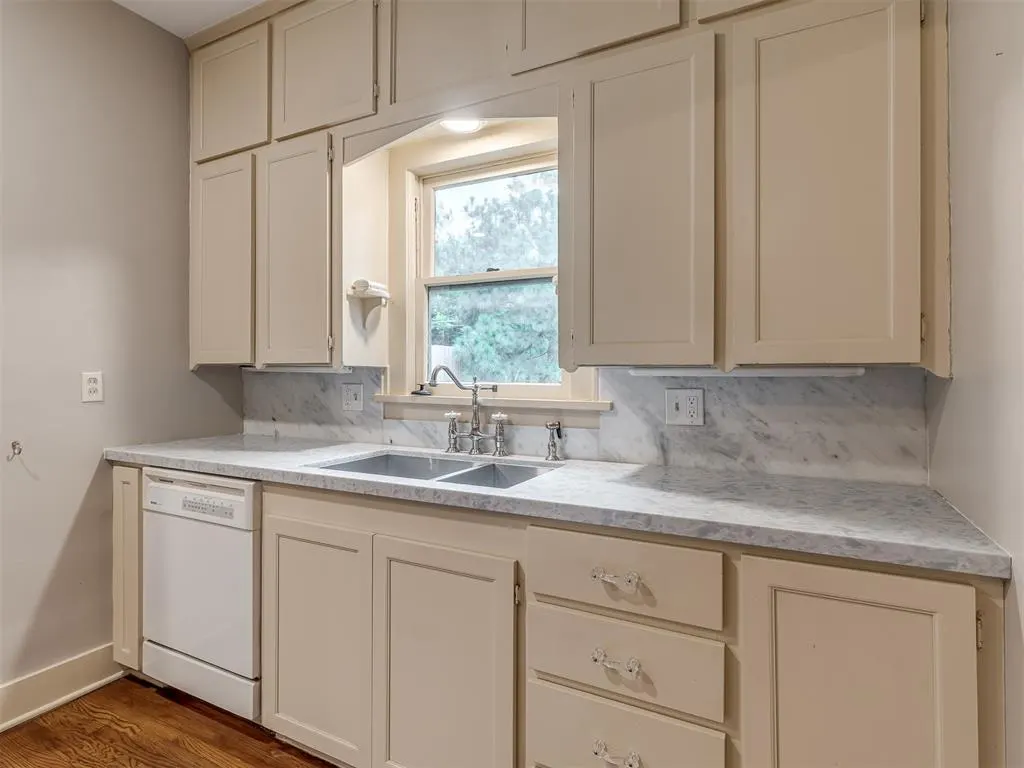 Photo 7 — 2421 19th Street, Oklahoma City, OK 73107