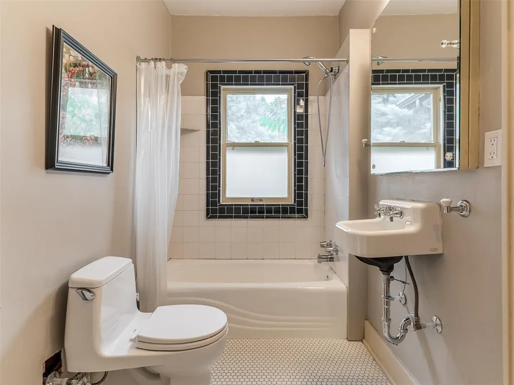 Photo 39 — 2421 19th Street, Oklahoma City, OK 73107
