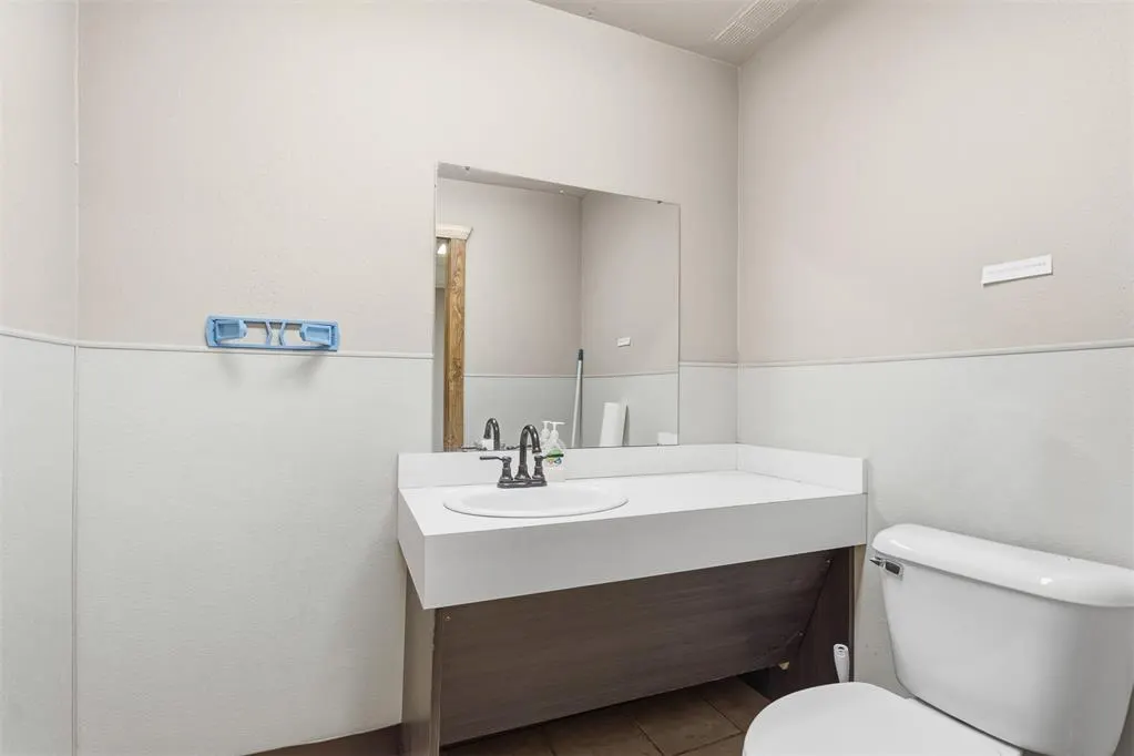 Photo 11 — 115 N Dean A McGee, Wynnewood, OK 73098