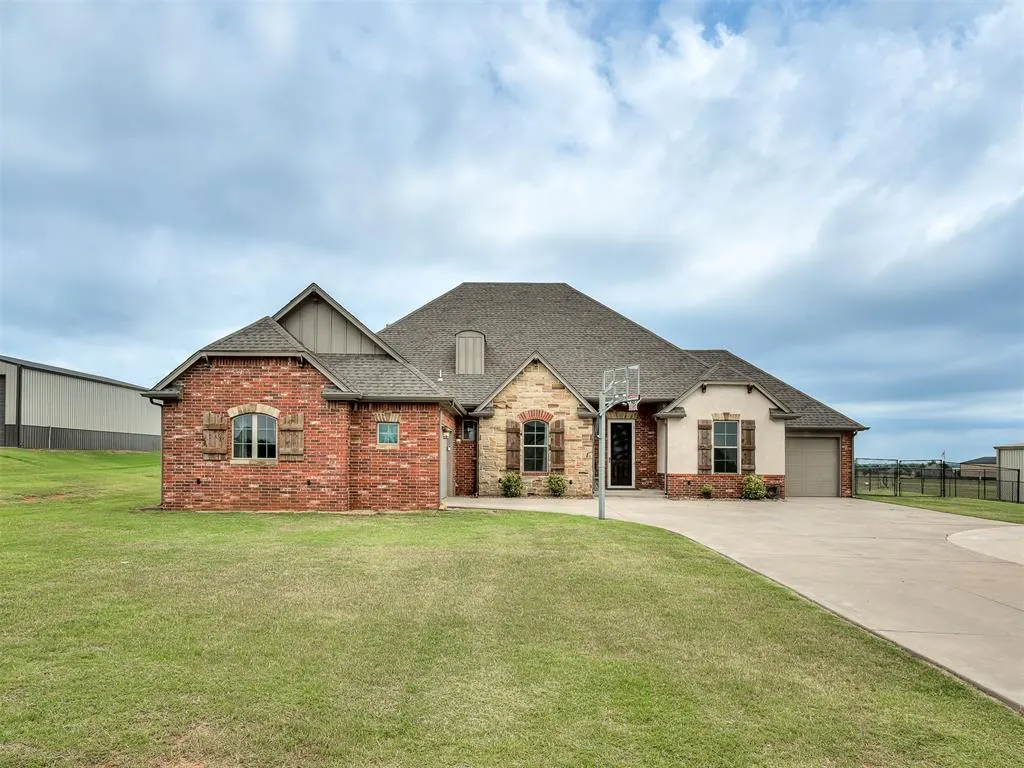 Photo 2 — 2269 Barrington Drive, Blanchard, OK 73010