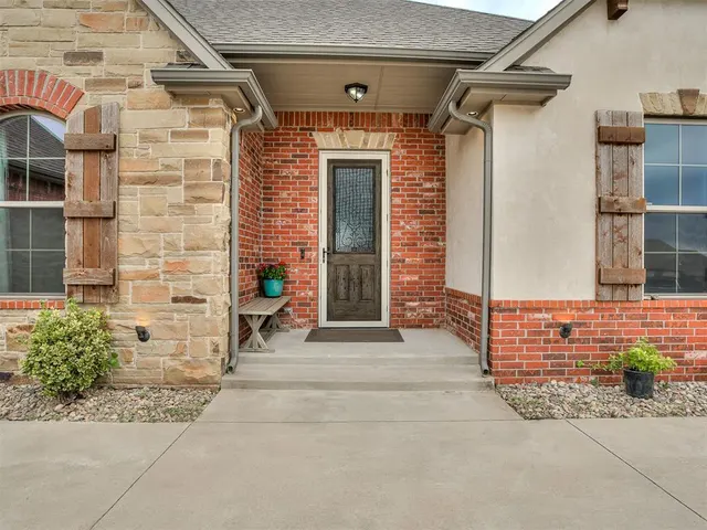 Photo 3 — 2269 Barrington Drive, Blanchard, OK 73010