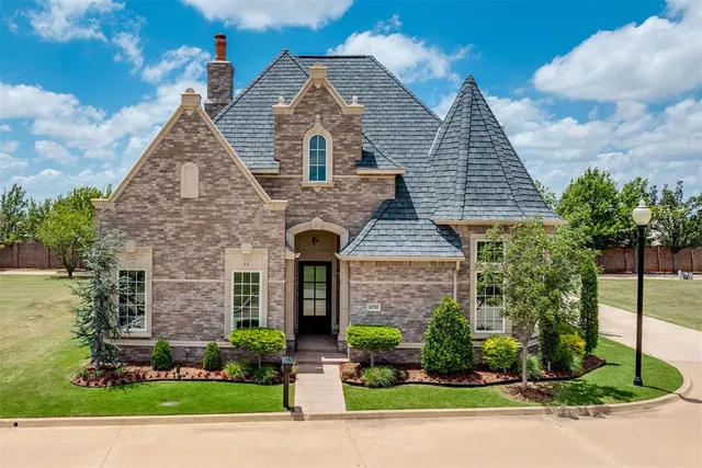 Photo 6 — 10701 Servon Drive, Oklahoma City, OK 73170