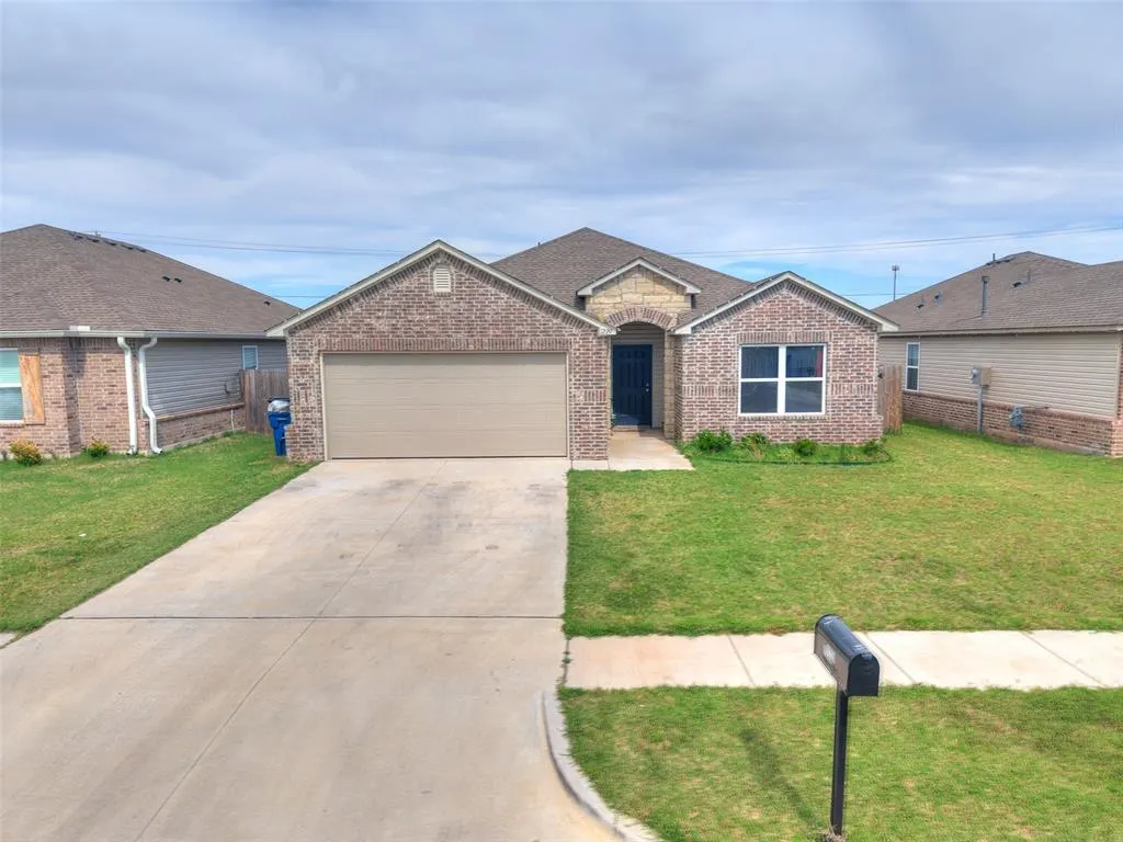 Front exterior — 1229 Chuck Wagon Drive, El Reno, OK 73036