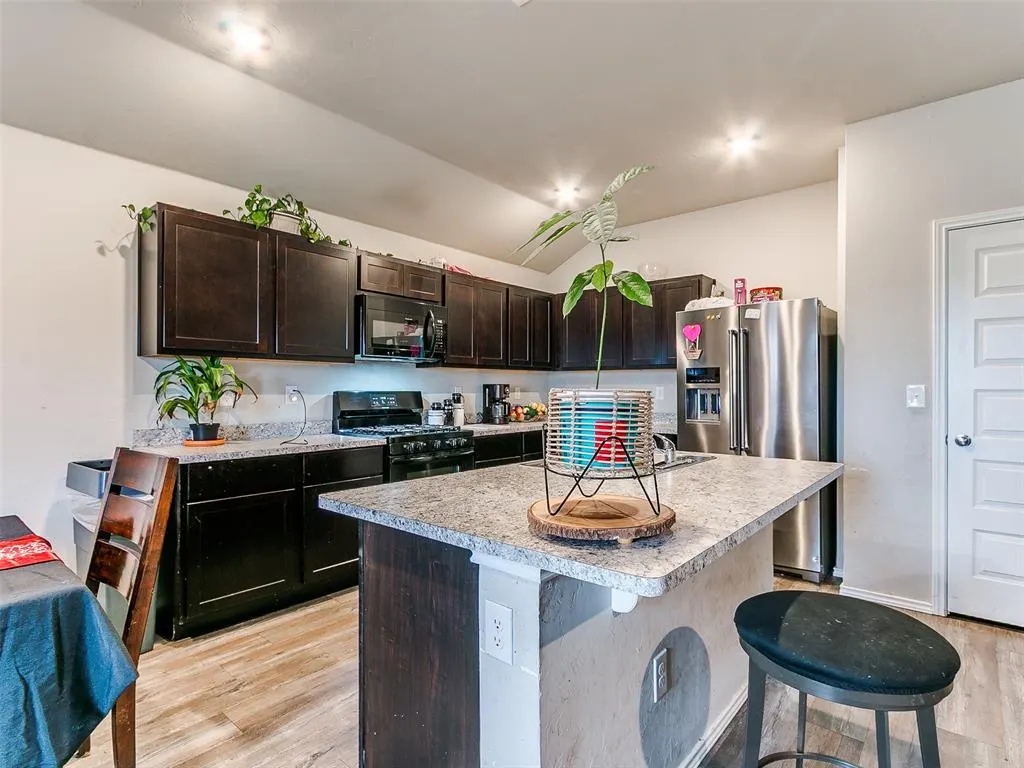 Photo 8 — 1229 Chuck Wagon Drive, El Reno, OK 73036