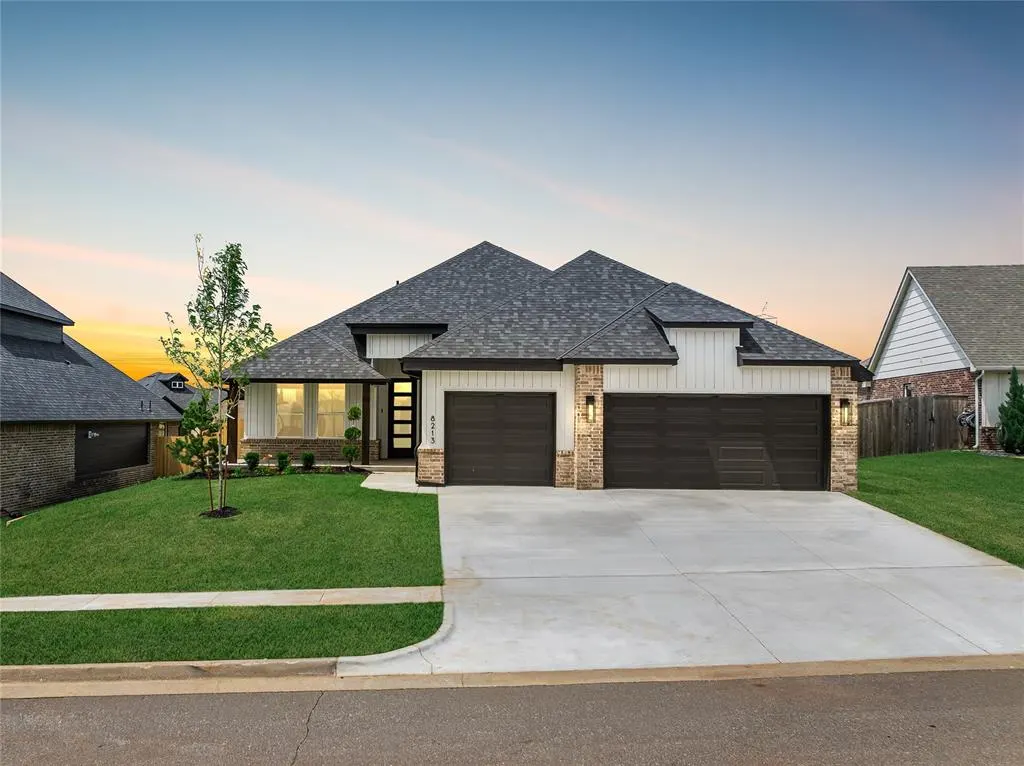 Front exterior — 8213 NW 152nd Street, Edmond, OK 73013