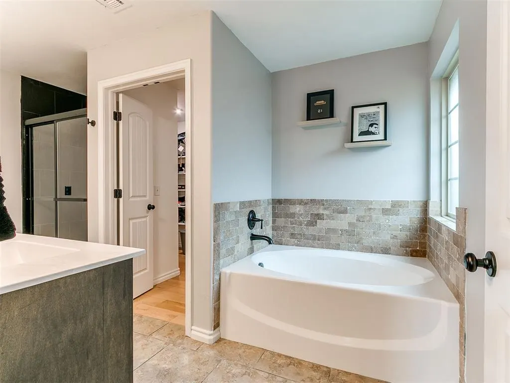 Photo 8 — 18404 Scarborough Drive, Edmond, OK 73012