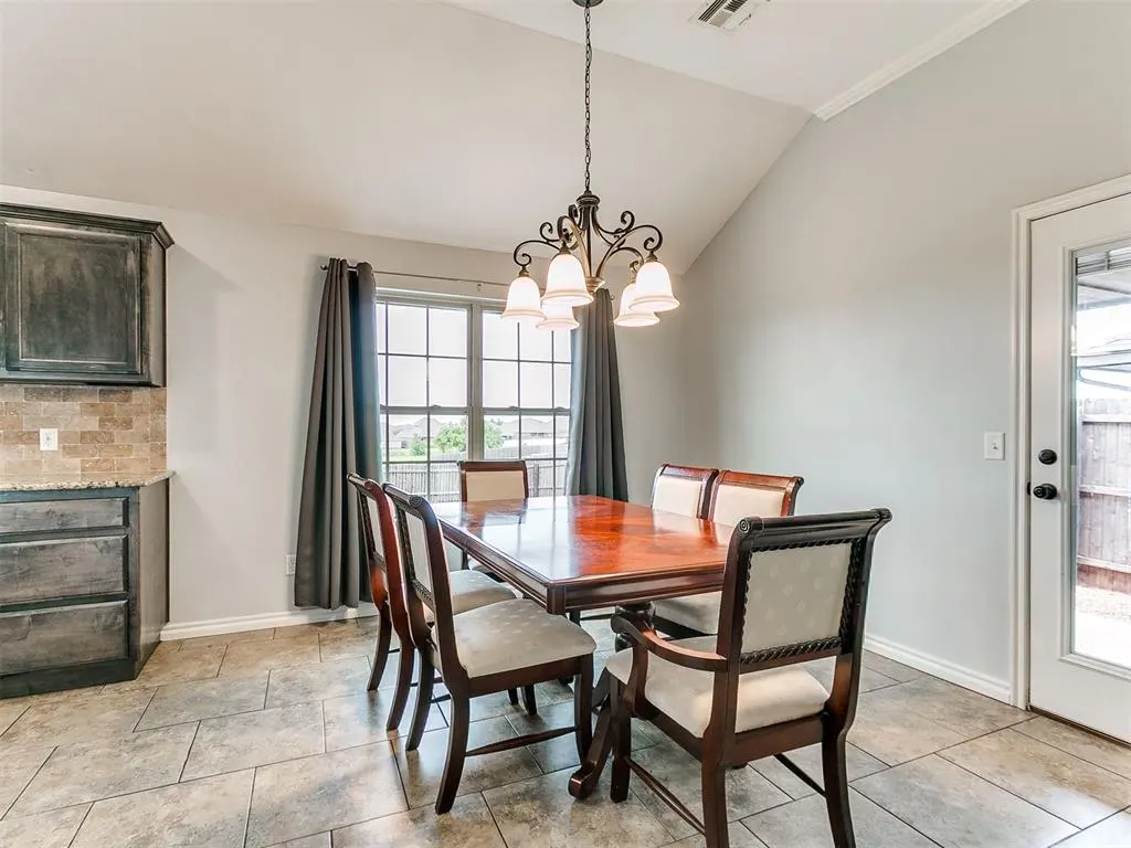 Photo 15 — 18404 Scarborough Drive, Edmond, OK 73012
