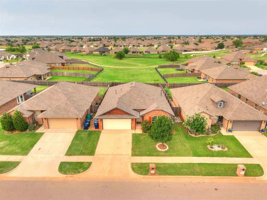 Photo 28 — 18404 Scarborough Drive, Edmond, OK 73012