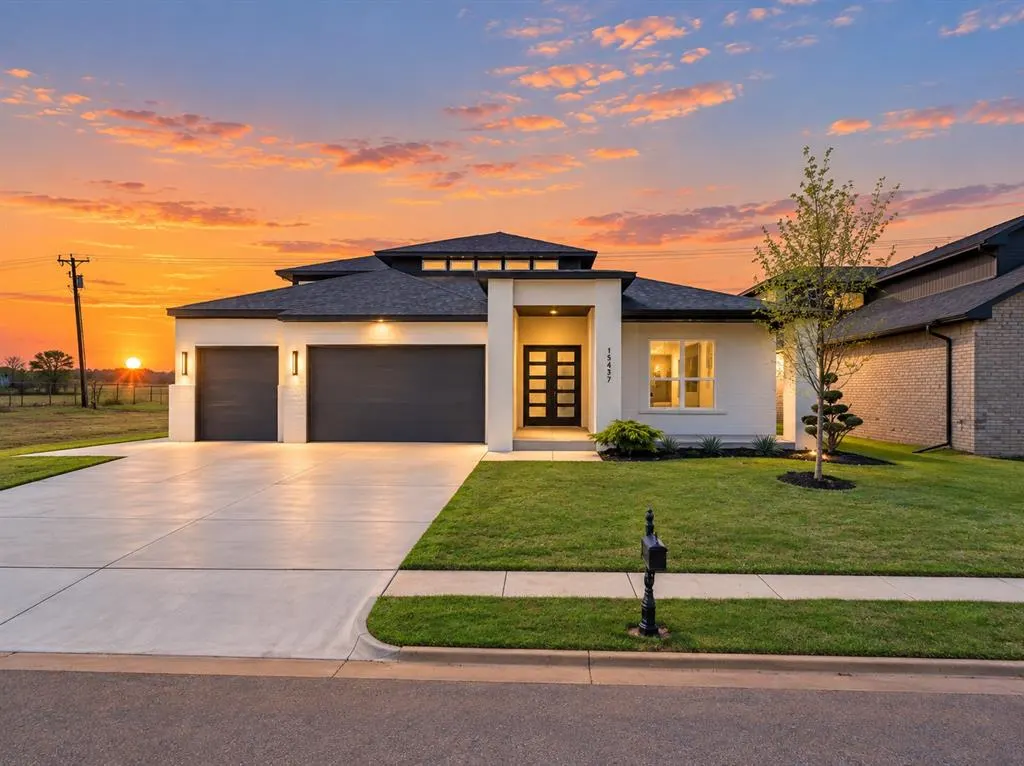 Photo 2 — 15437 Capri Lane, Edmond, OK 73013