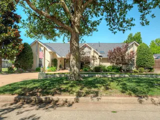 Sold home at 804 Glenridge Drive