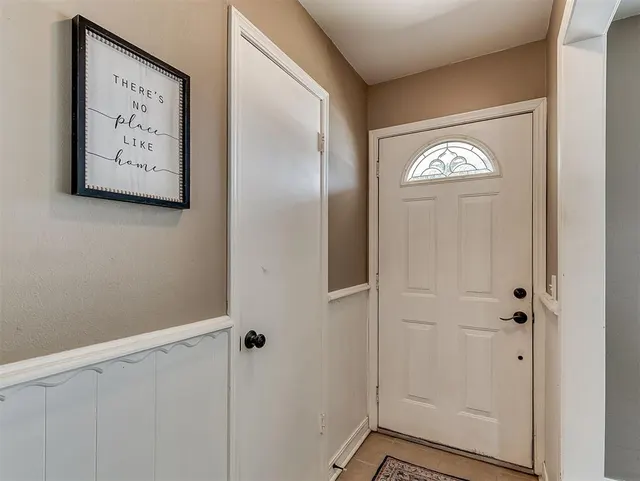 Photo 5 — 6524 N Grove Avenue, Oklahoma City, OK 73132