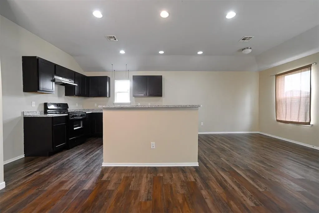 Photo 2 — 1401 Gypsum Place, Noble, OK 73068