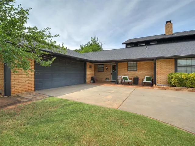 Photo 2 — 3833 NW 65th Street, Oklahoma City, OK 73116
