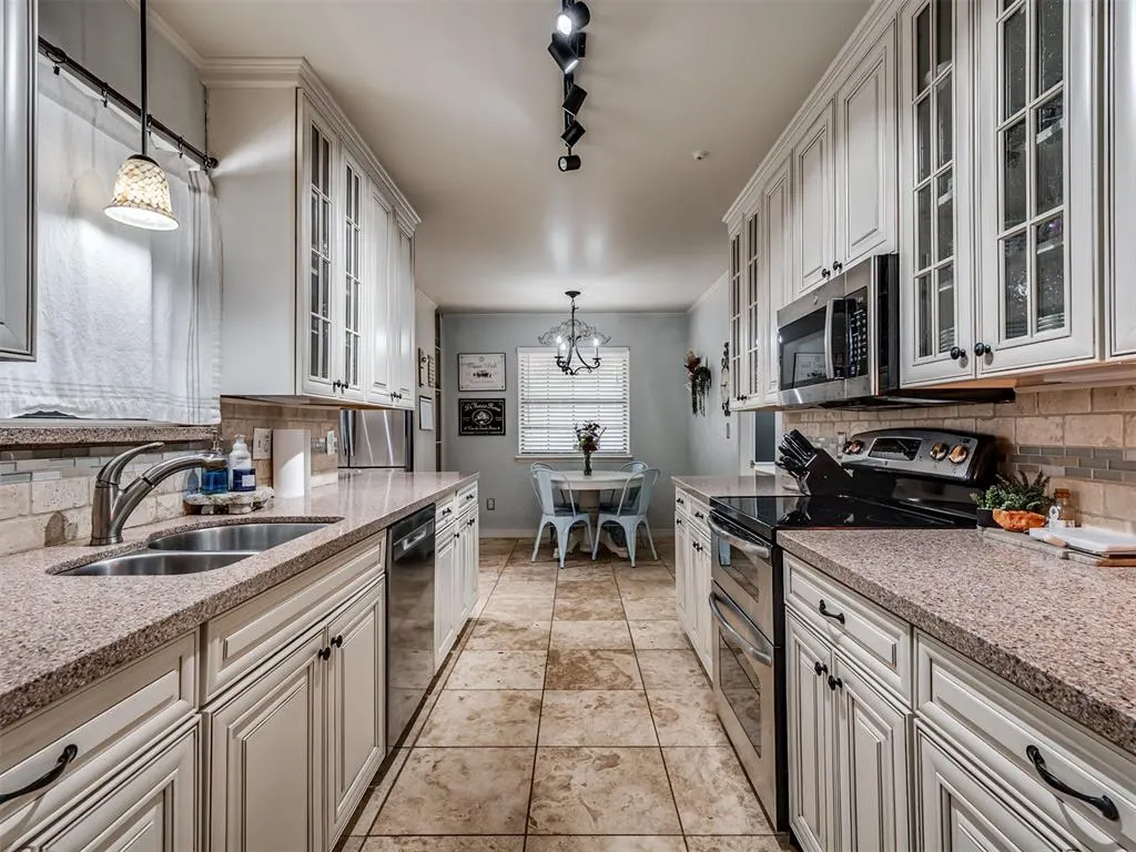 Photo 14 — 3833 NW 65th Street, Oklahoma City, OK 73116