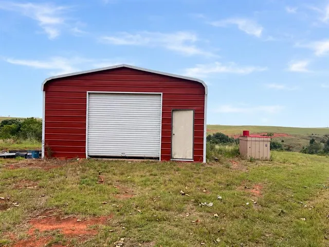 Photo 4 — 2091 County Road 1300, Blanchard, OK 73010