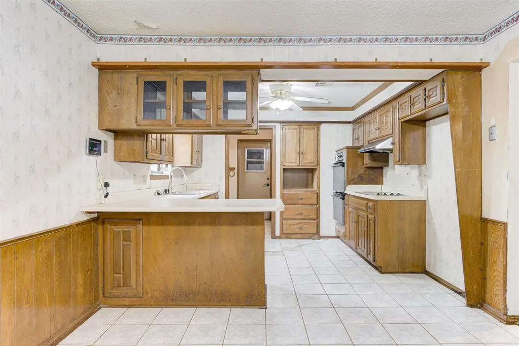 Photo 14 — 2301 S Manor Road, Yukon, OK 73099