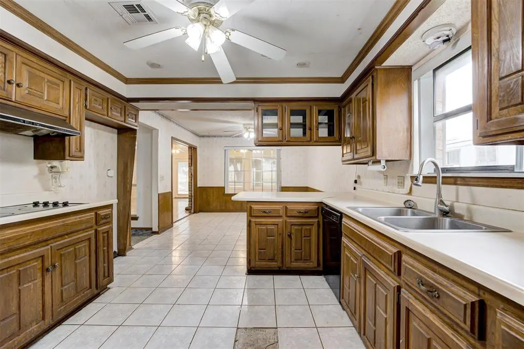 Photo 18 — 2301 S Manor Road, Yukon, OK 73099