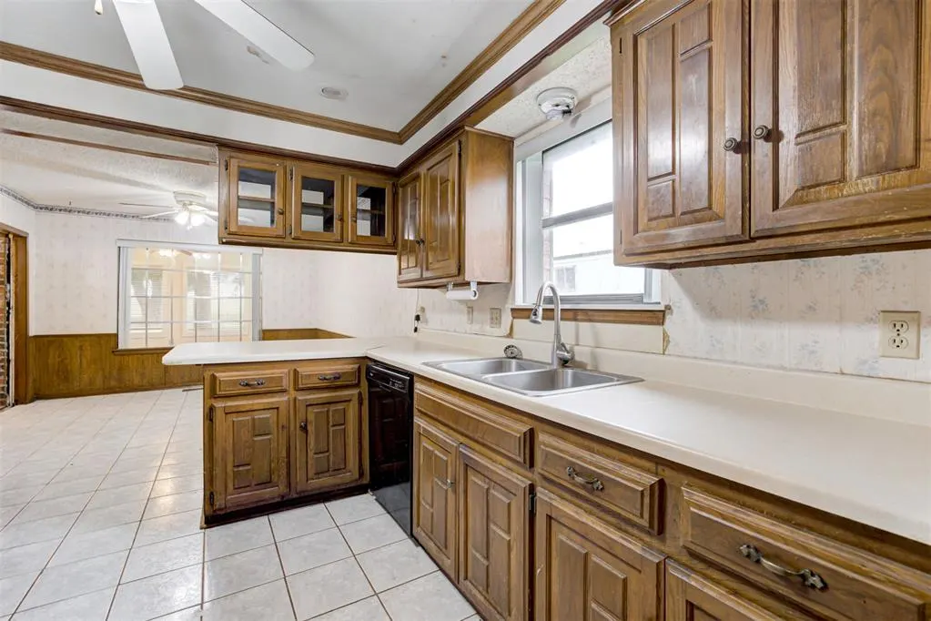 Photo 19 — 2301 S Manor Road, Yukon, OK 73099