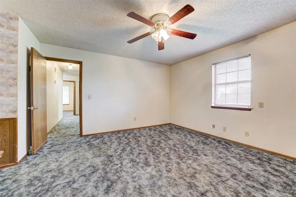 Photo 22 — 2301 S Manor Road, Yukon, OK 73099
