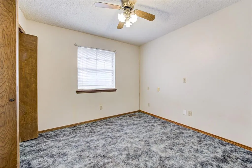 Photo 28 — 2301 S Manor Road, Yukon, OK 73099